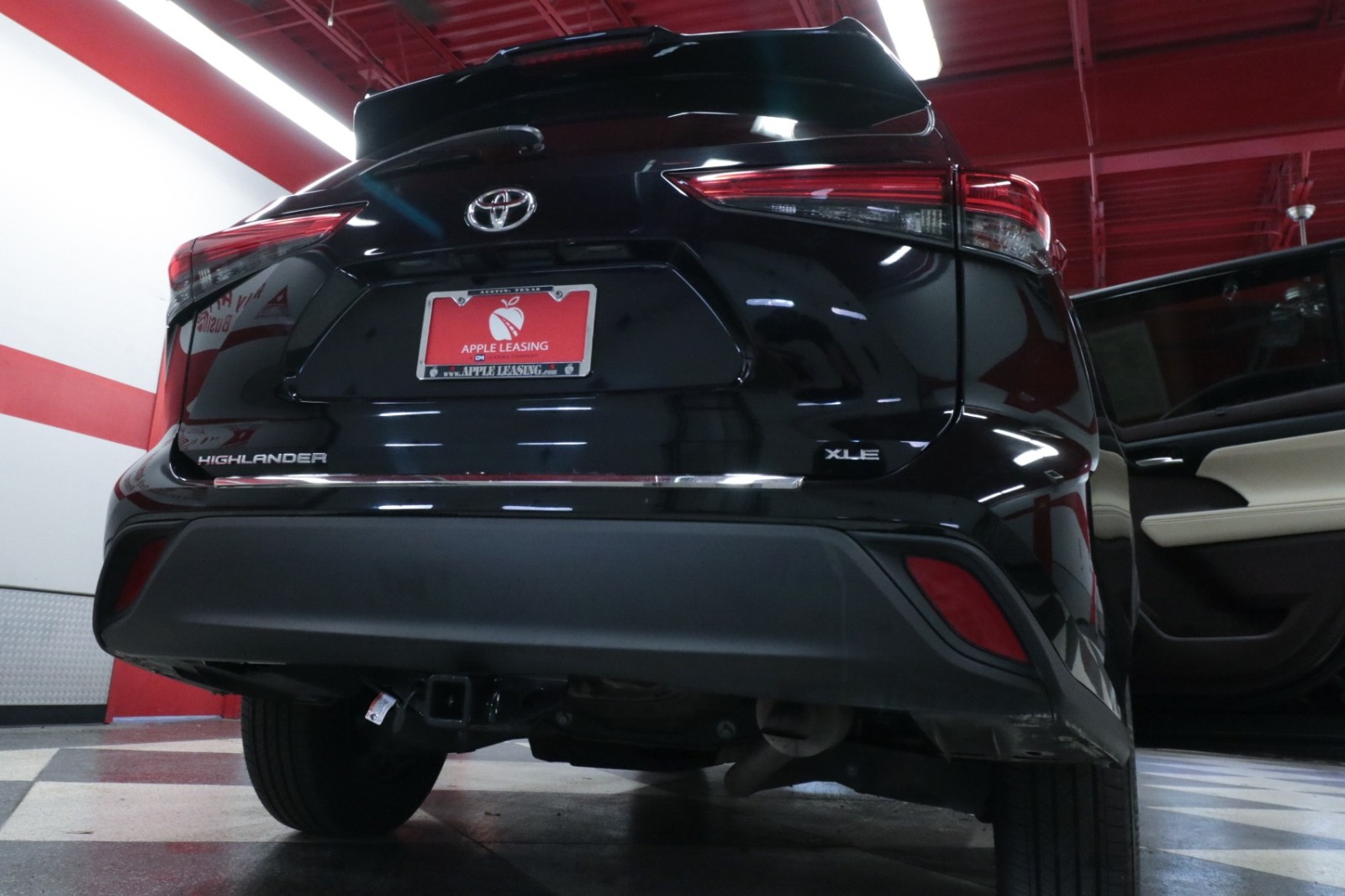 Used Car 2021 Toyota Highlander  Xle For Sale Under $35,000 In Austin, Texas