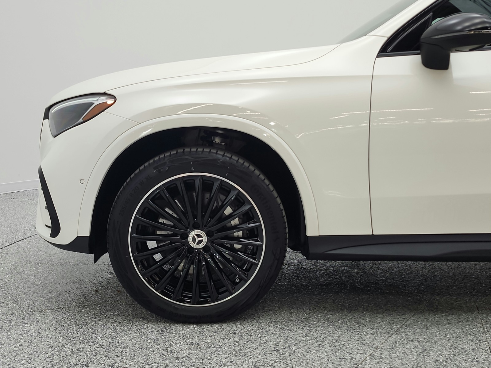 Certified Used 2023 MANUFAKTUR Diamond White Metallic Mercedes-Benz GLC 300 SUV image 27