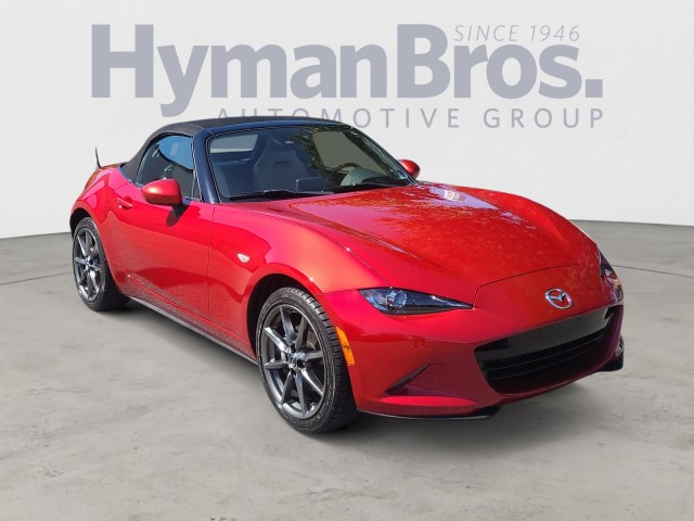 Soul Red Metallic 2016 Mazda MX-5 Miata Convertible Rear-Wheel Drive Manual