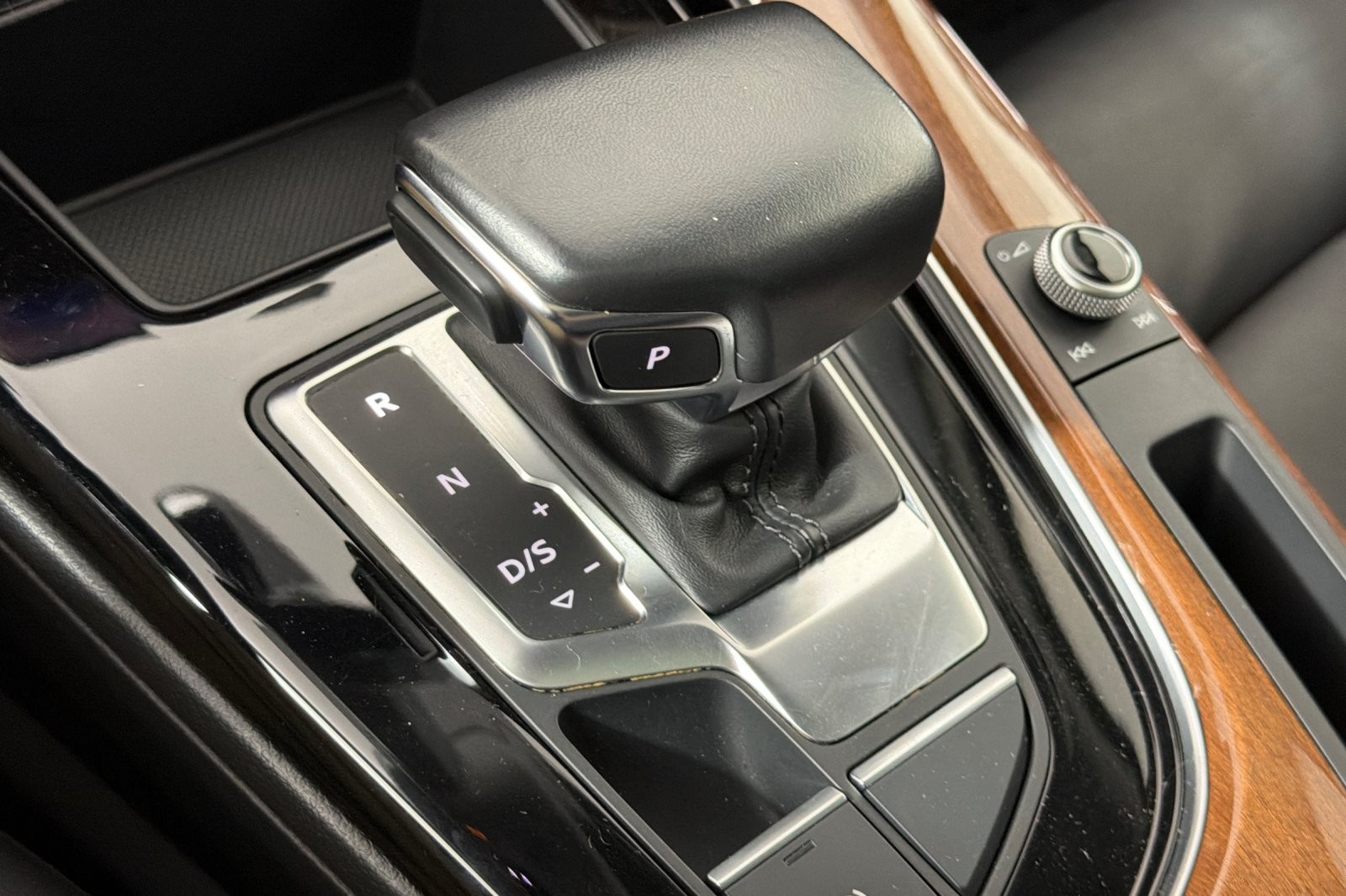 Used 2024 Mythos Black Metallic Audi Premium 40 TFSI quattro image 19