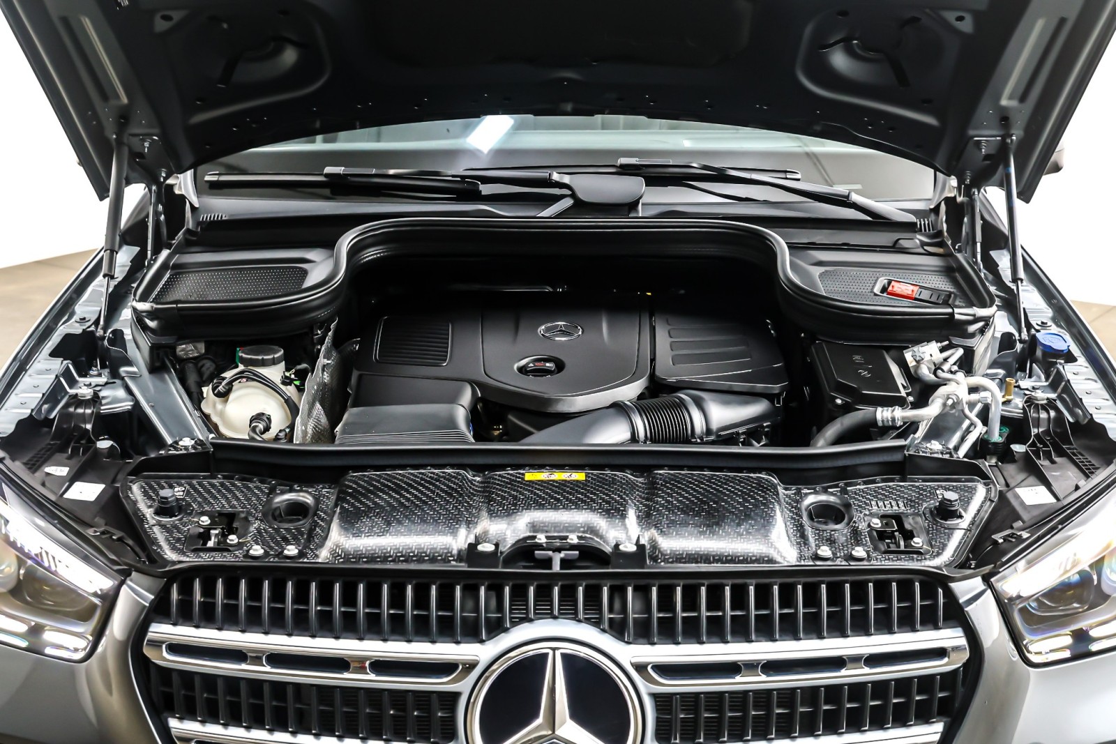 New 2025 Selenite Grey Metallic Mercedes-Benz GLE 450e image 11