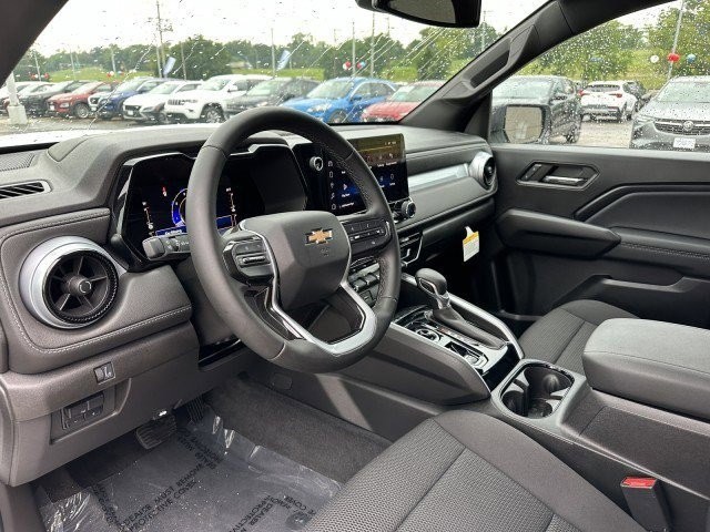 2023 Chevrolet Colorado 4WD LT 10