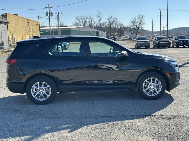 2024 Chevrolet Equinox LS 2