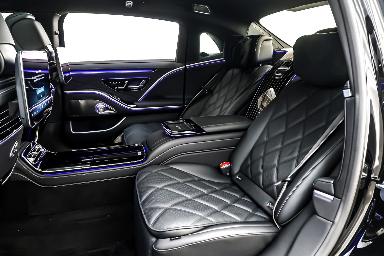 New 2026 Obsidian Black Metallic Mercedes-Benz Maybach S 680 image 8