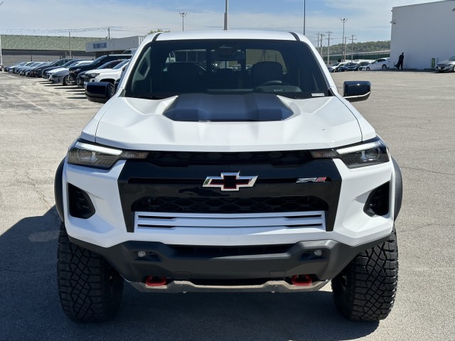 2024 Chevrolet Colorado 4WD ZR2 8