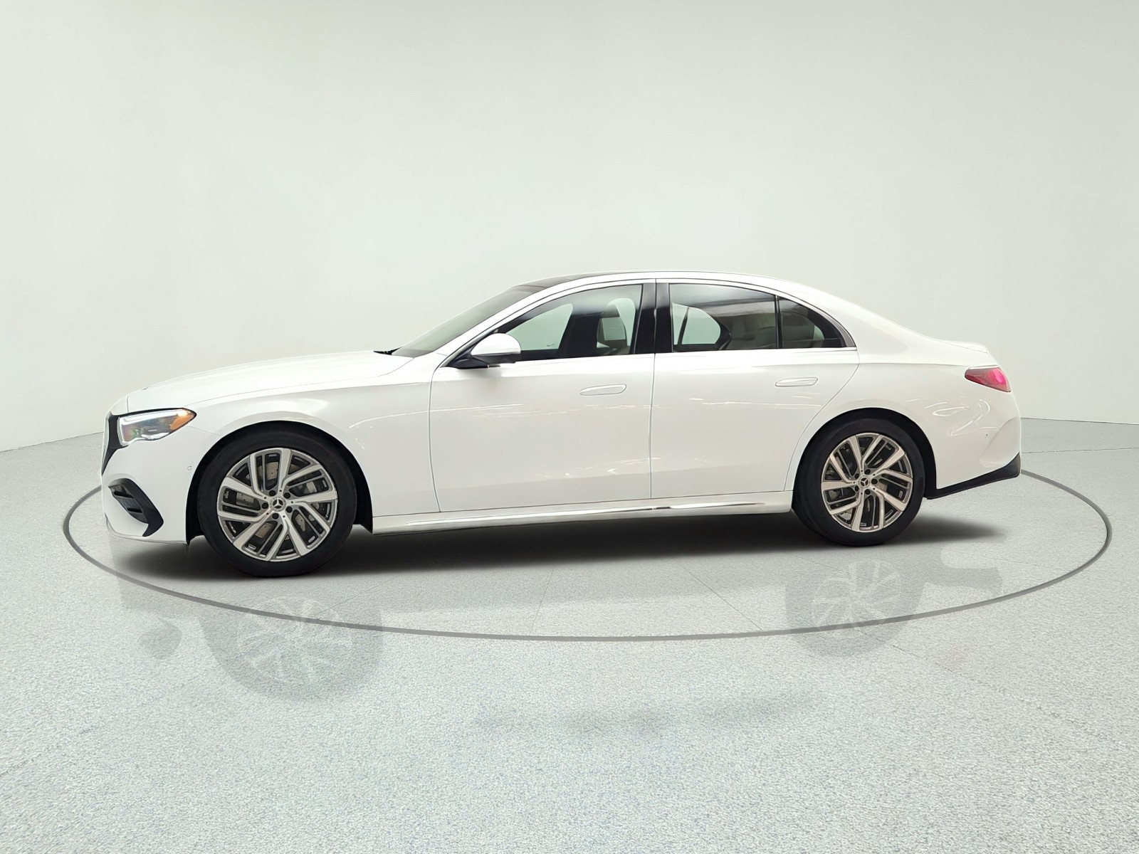 New 2027 MANUFAKTUR Moonlight White Metallic Mercedes-Benz E 450 4MATIC® Sedan image 8