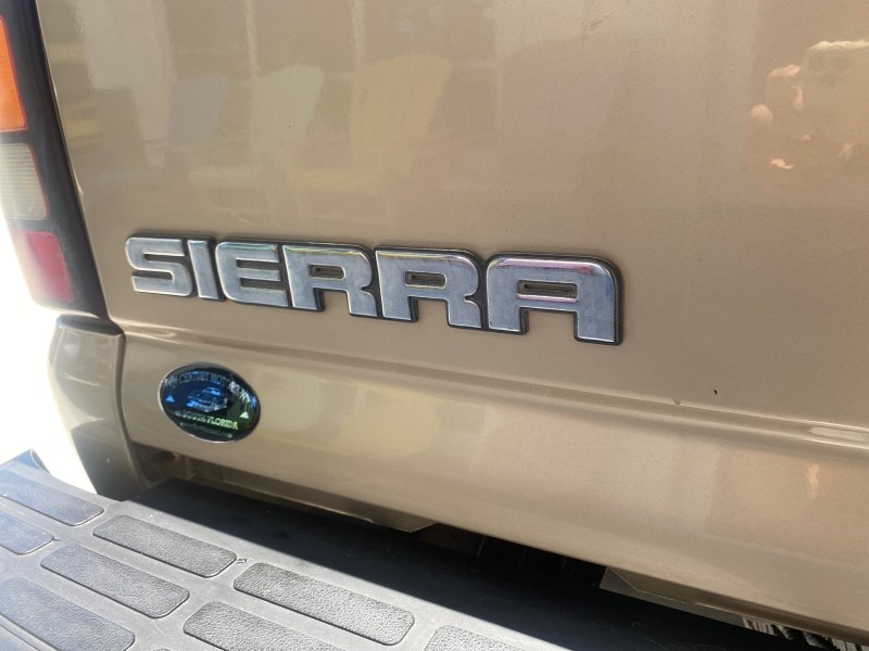 2005 GMC Sierra 1500 LOW MILES 83837 AC NO ACCIDENTS in ,