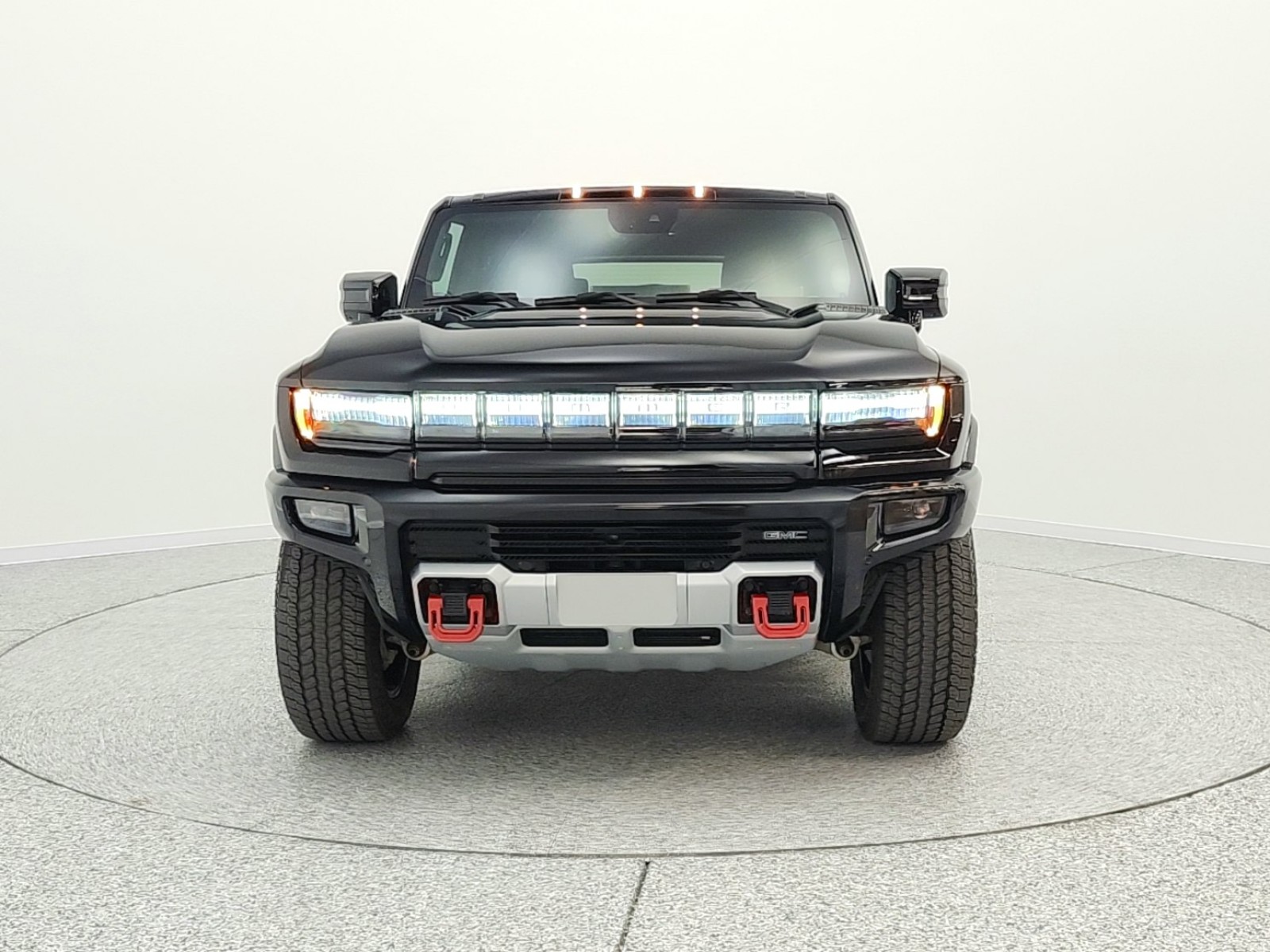 Used 2024 Void Black GMC e4WD 4dr 2X image 2