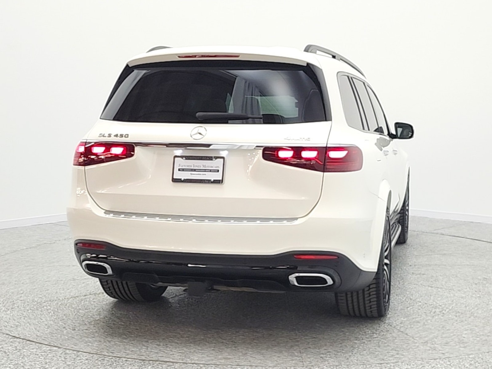 Used 2024 MANUFAKTUR Diamond White Metallic Mercedes-Benz GLS 450 4MATIC® SUV image 6