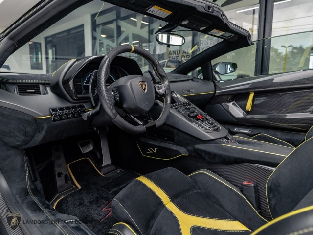 Lamborghini Aventador