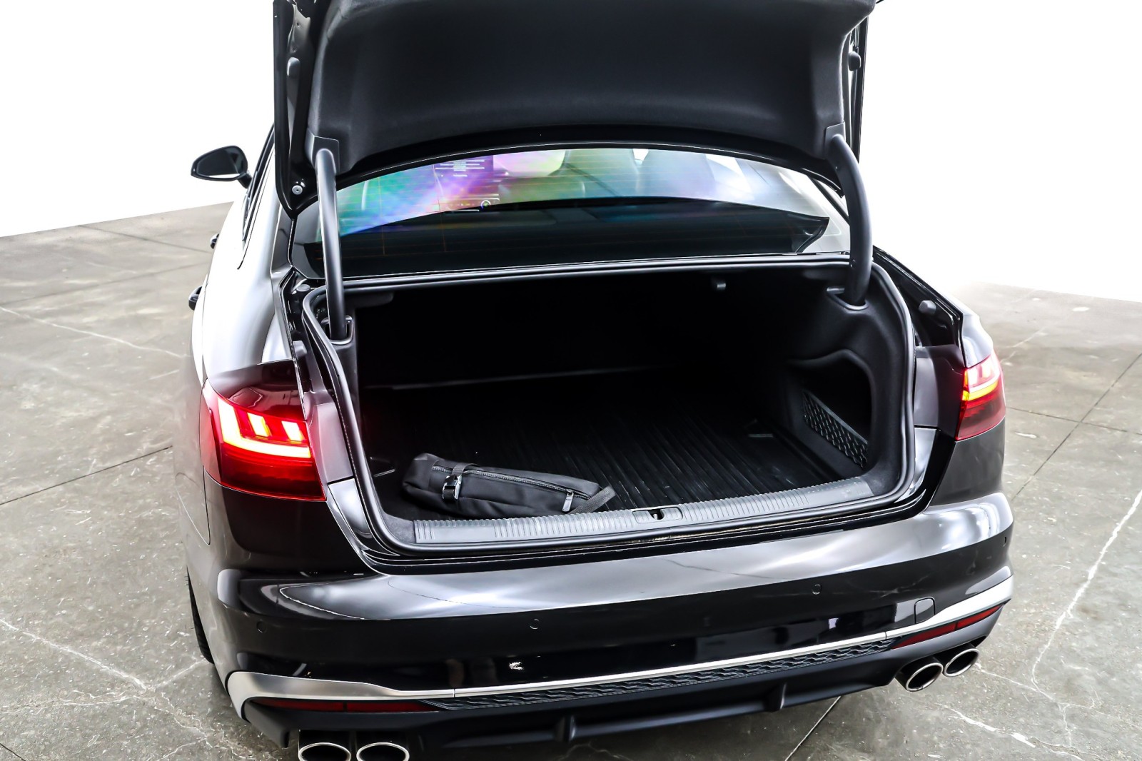 Used 2023 Mythos Black Metallic Audi Premium Plus 3.0 TFSI quattro image 23