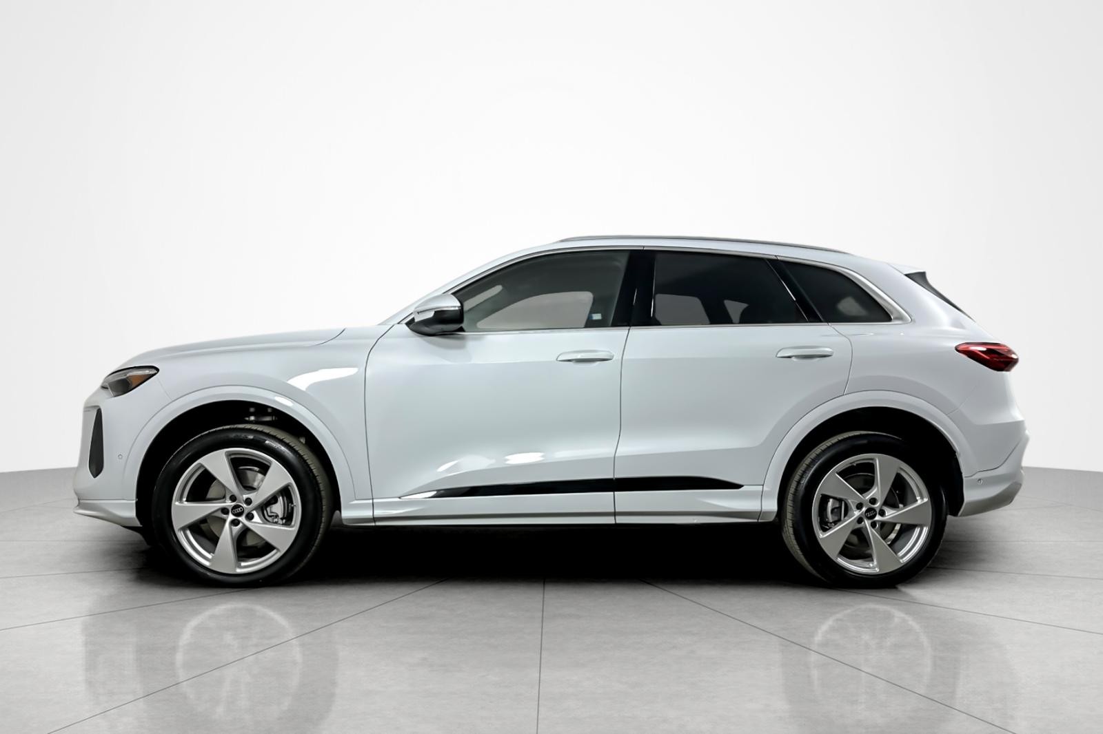 New 2025 Glacier White Metallic Audi Premium Plus 2.0 TFSI quattro image 3
