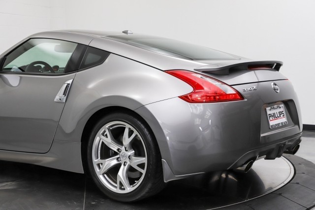 2010 Nissan 370Z Touring 9