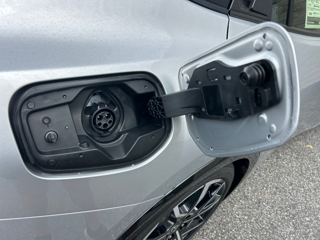 ToyotaPrius Plug-In Hybrid9