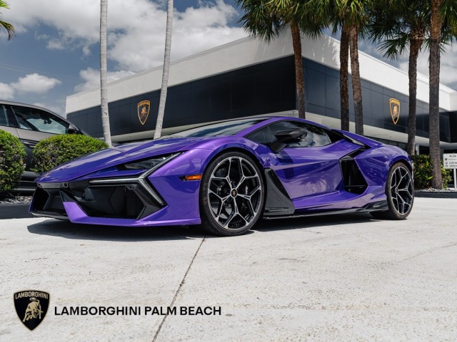Lamborghini Revuelto