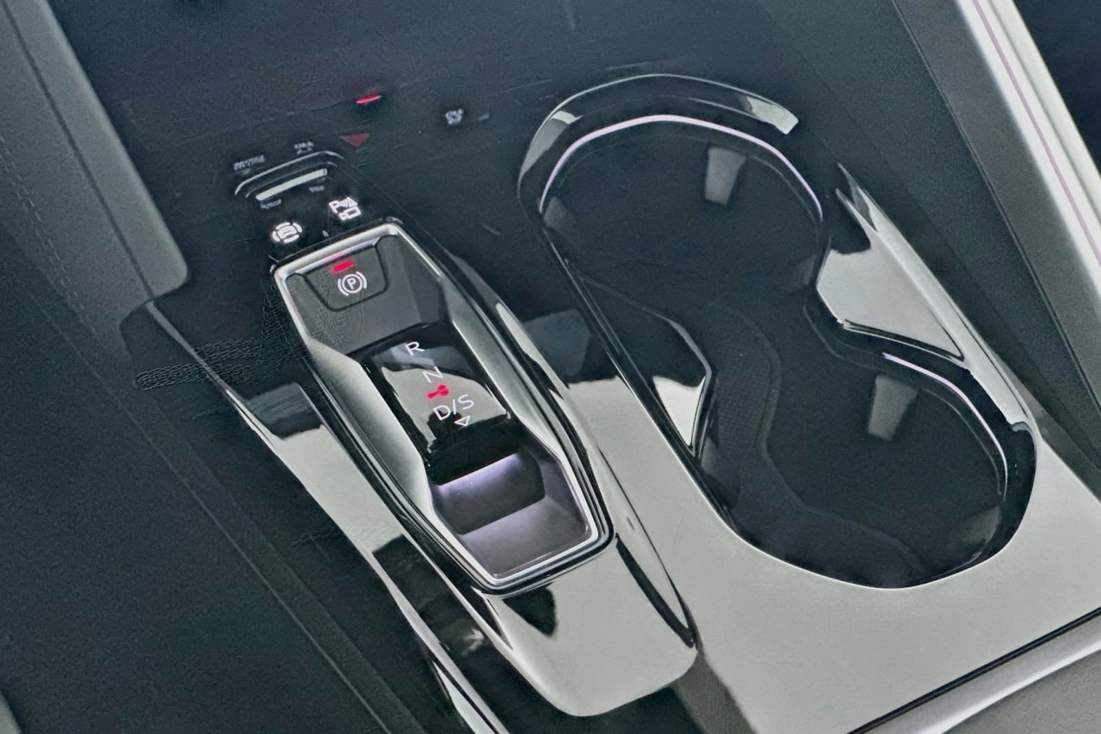 New 2026 Glacier White Metallic Audi Premium Plus image 7