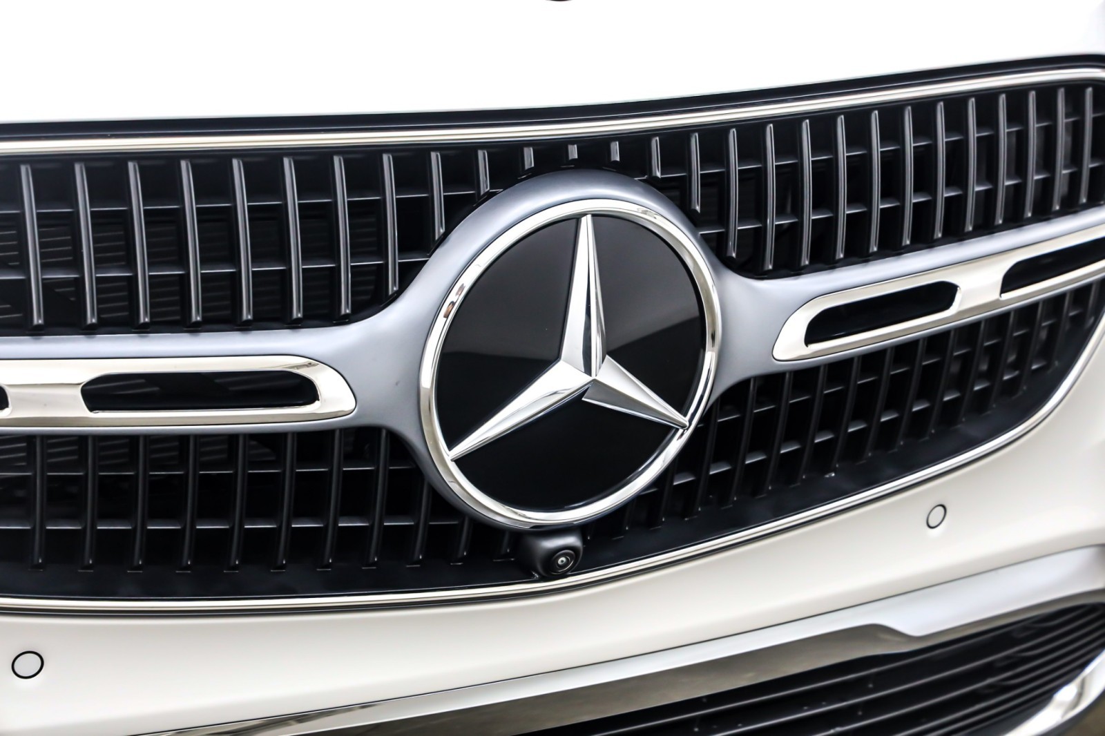 New 2026 Polar White Mercedes-Benz GLC 300 image 13