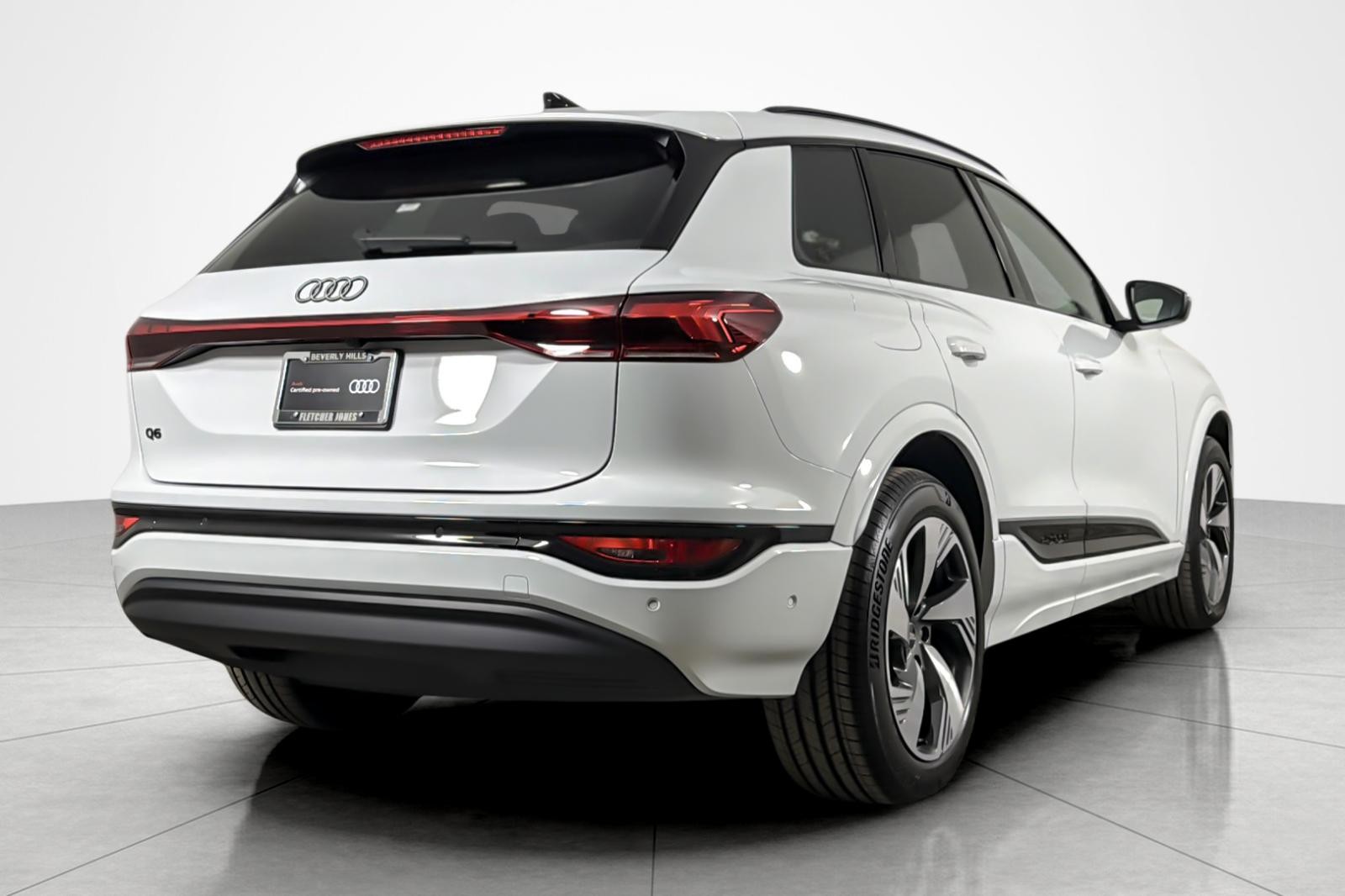 Certified Used 2025 Glacier White Metallic Audi Premium Plus quattro image 5