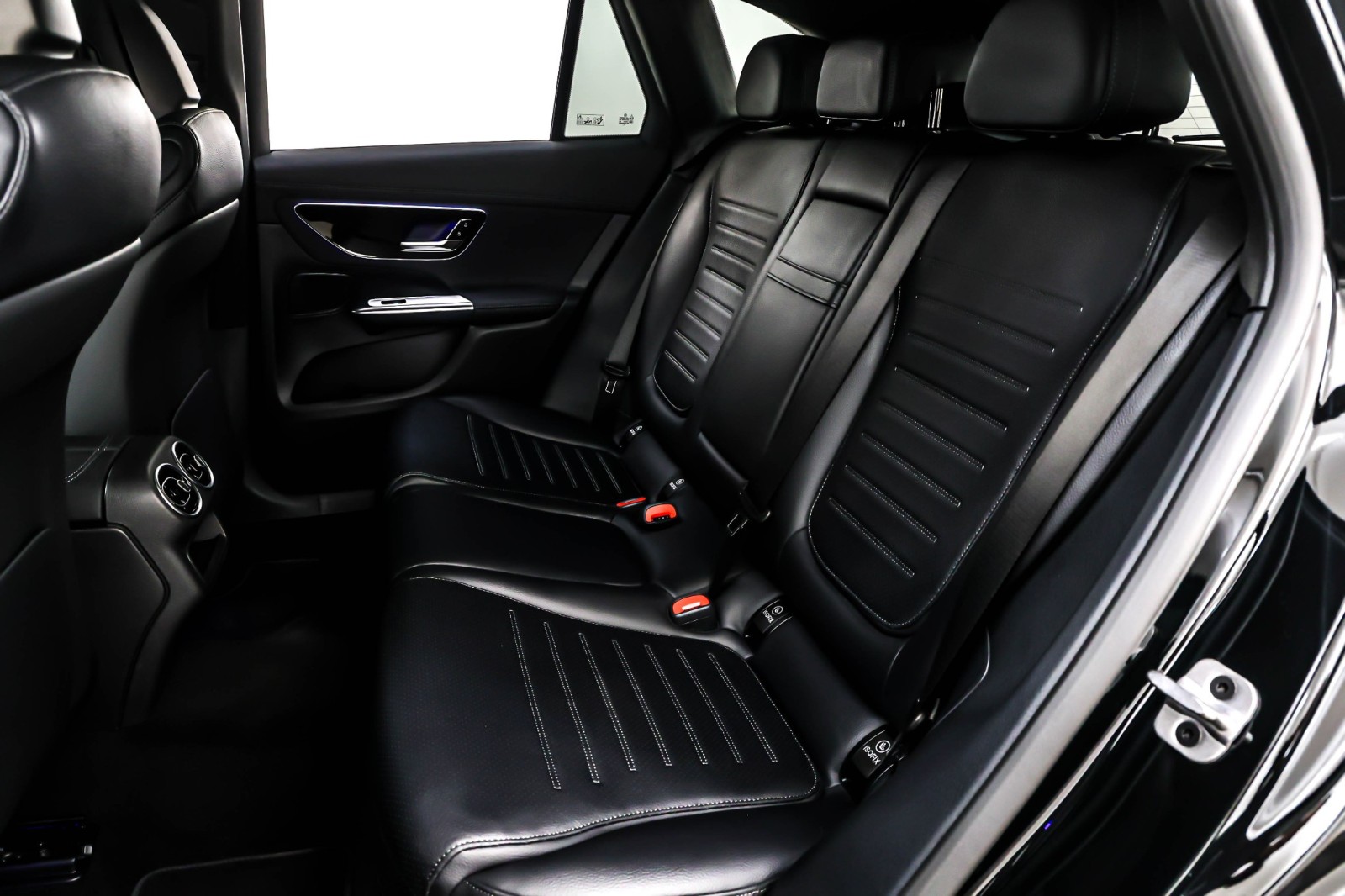 New 2026 Black Mercedes-Benz GLC 300 image 9