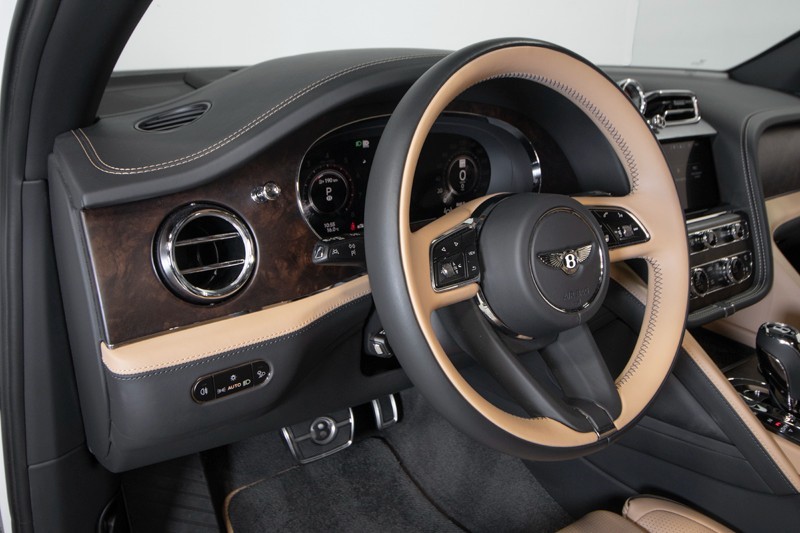 2024 Bentley Bentayga EWB Bentayga EWB Azure ($281,000 MSRP) *1-OWNER* in , 
