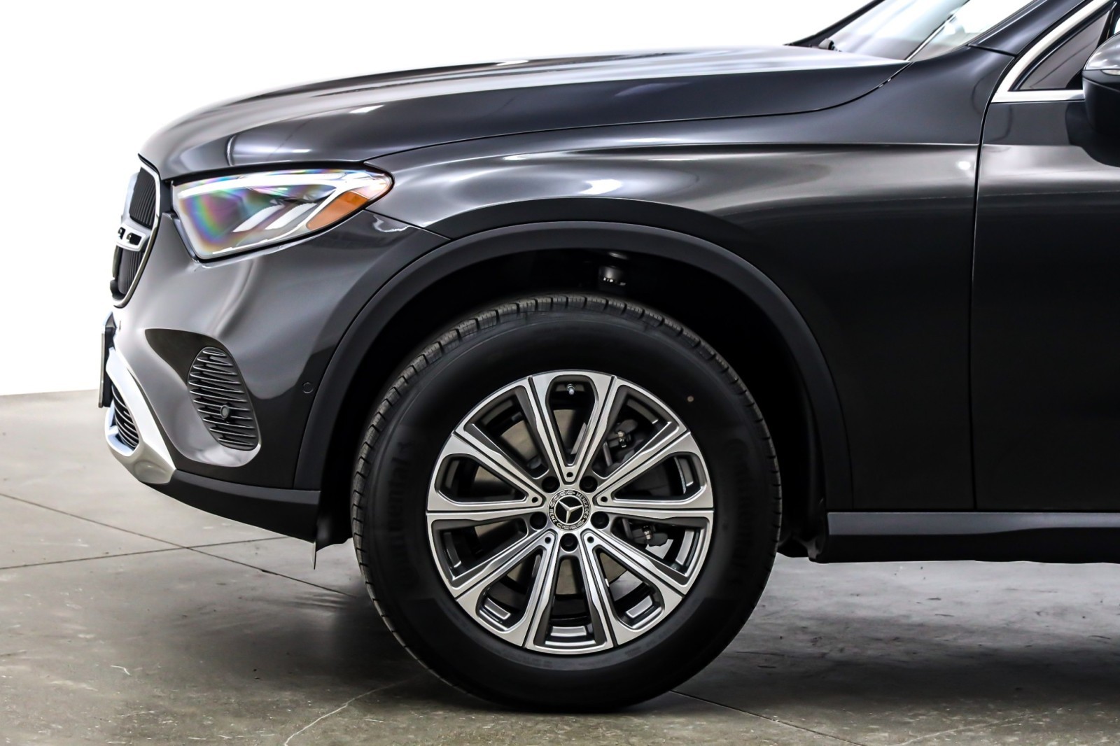 New 2026 Graphite Grey Metallic Mercedes-Benz GLC 300 image 10