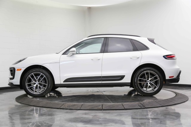 2023 Porsche Macan  2