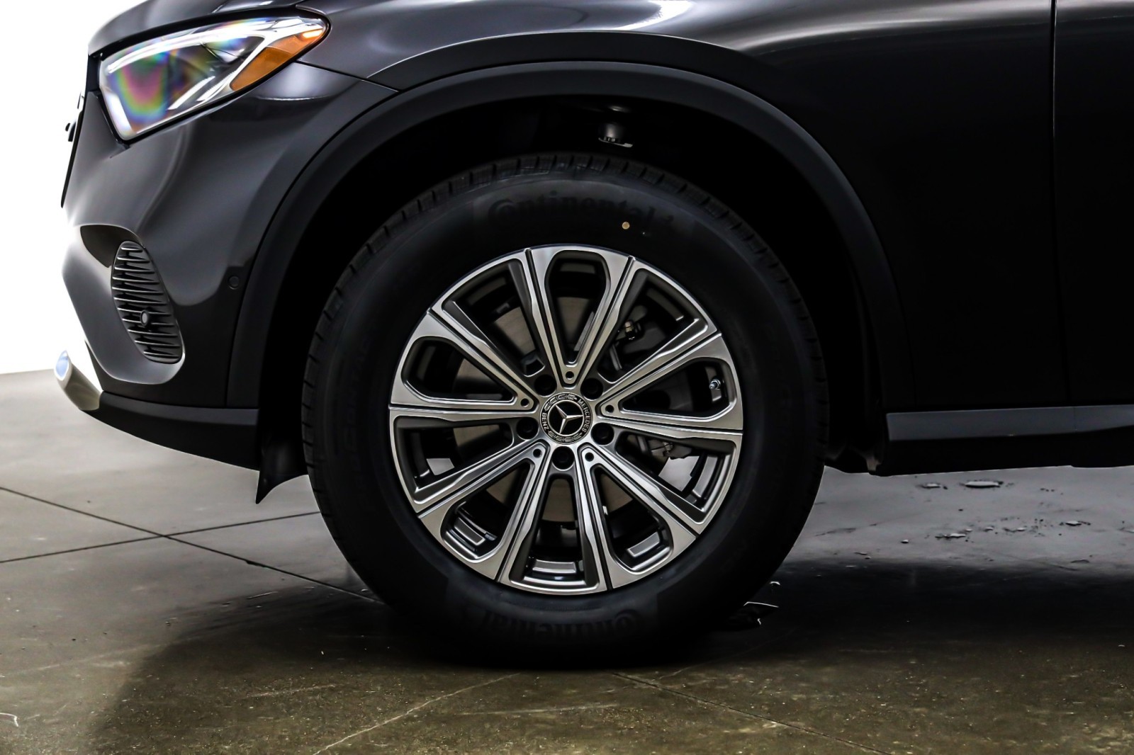 New 2026 Graphite Grey Metallic Mercedes-Benz GLC 300 image 10