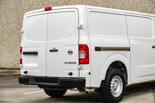 2021 Nissan NV Cargo S 13