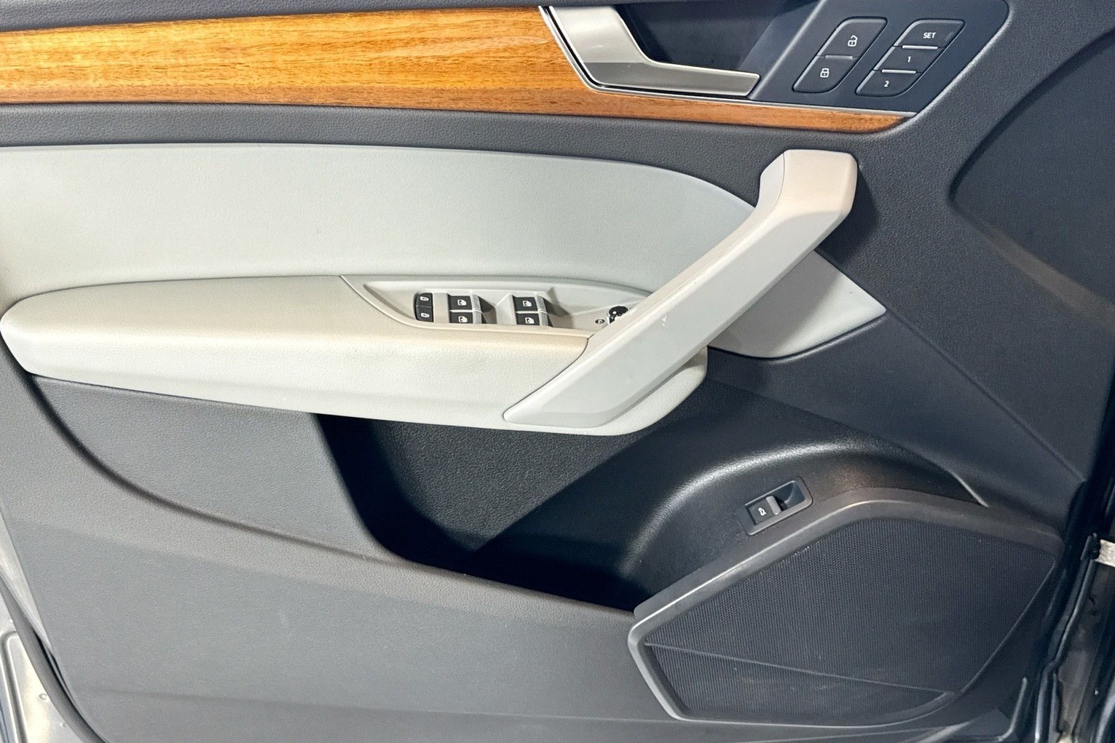 Used 2022 DAYTONA GRAY Audi S line Premium image 16