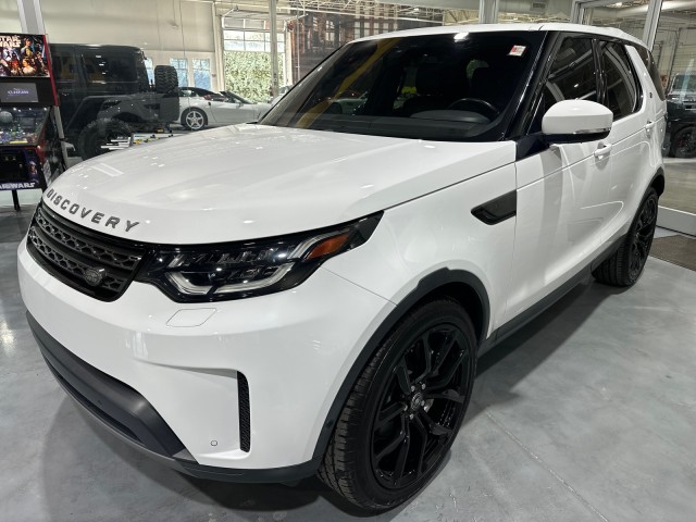 Fuji White 2019 Land Rover Discovery SUV / Crossover All-Wheel Drive Automatic