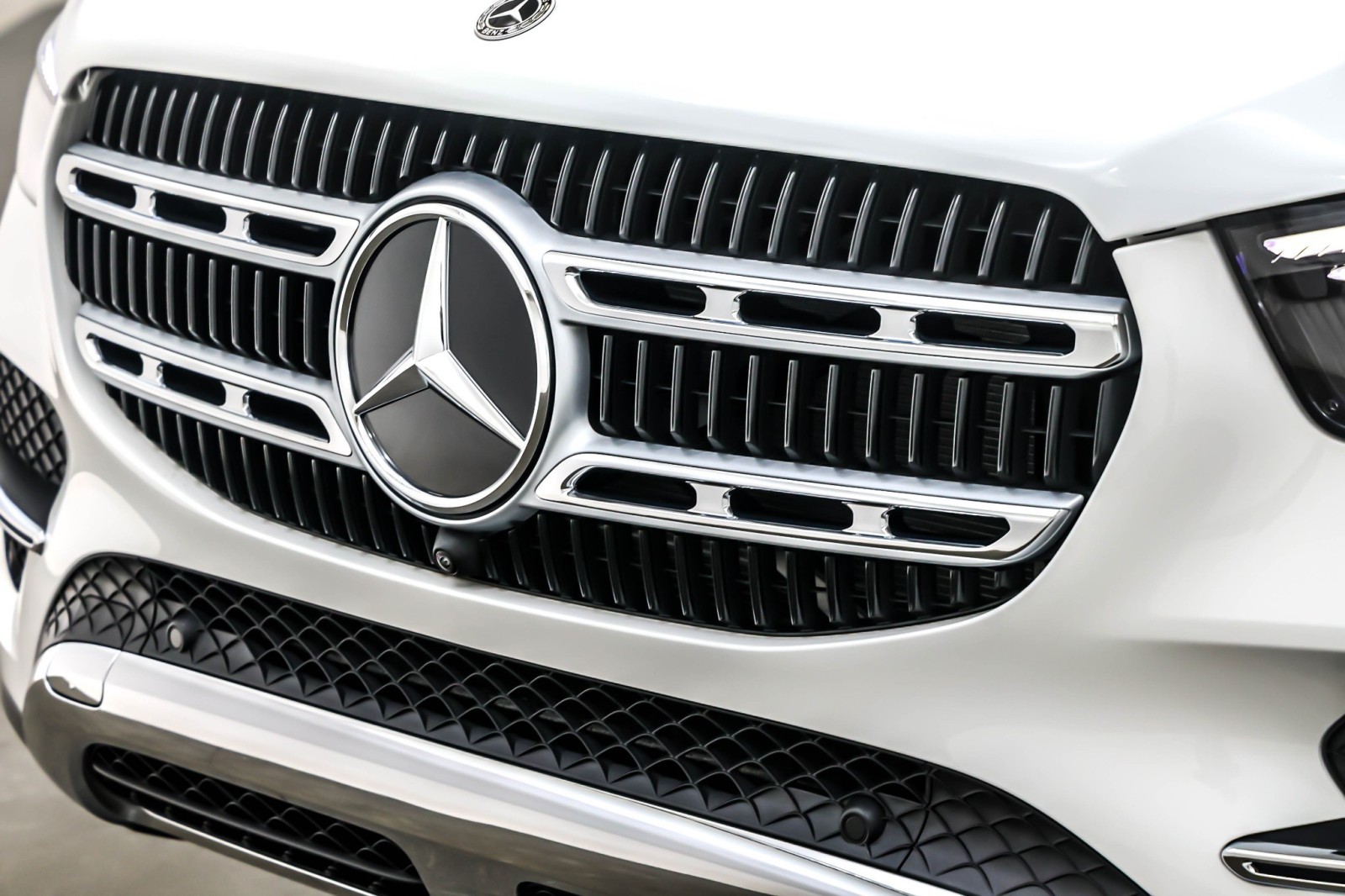 New 2026 Polar White Mercedes-Benz GLE 350 image 13