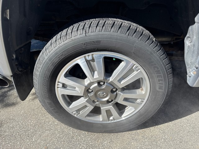 ToyotaTundra 4WD Truck9