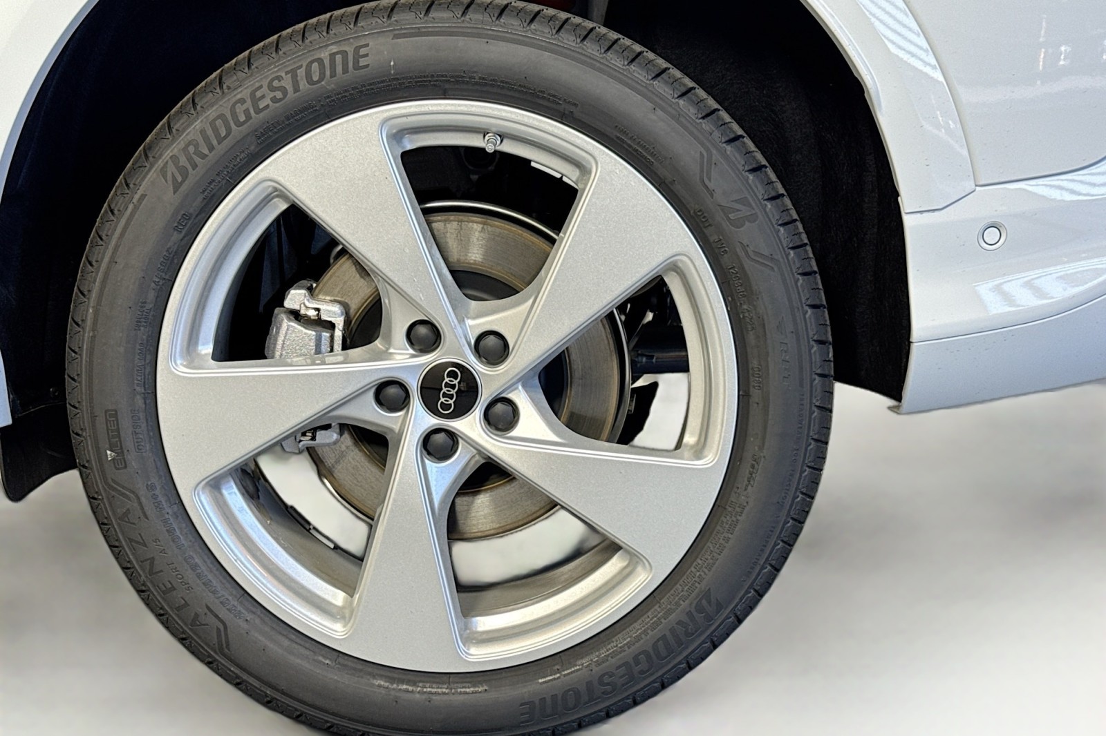 New 2025 Glacier White Metallic Audi Premium Plus 2.0 TFSI quattro image 28