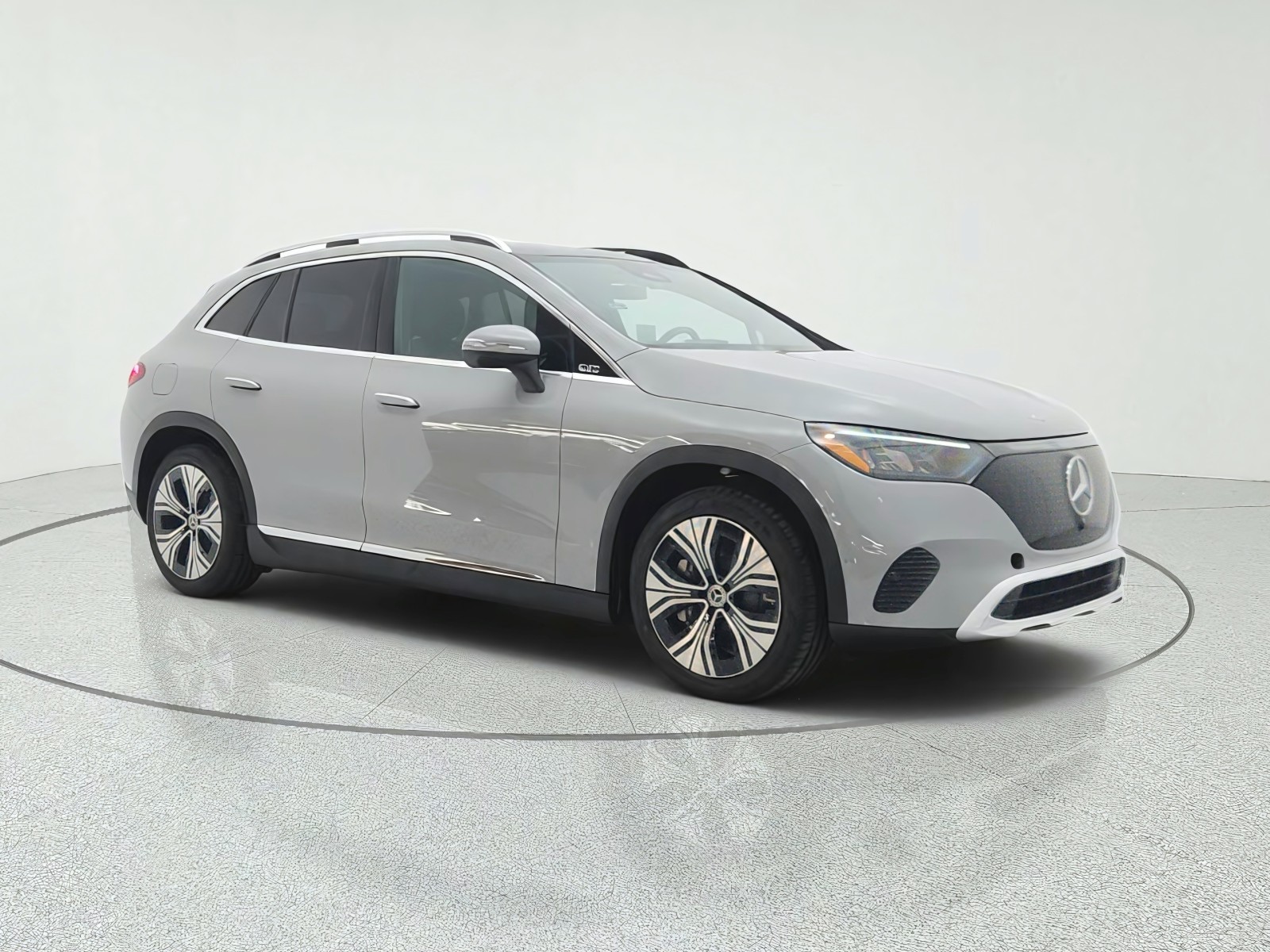 New 2027 MANUFAKTUR Alpine Grey Mercedes-Benz EQE 320+ SUV image 3