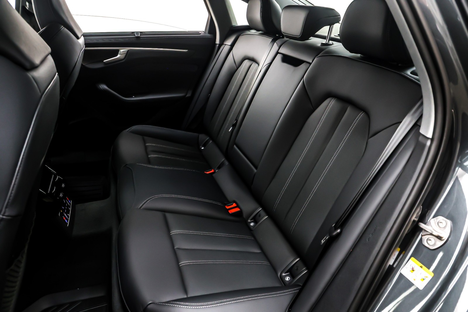 New 2026 Daytona Gray Pearl Effect Audi Premium Plus quattro image 8