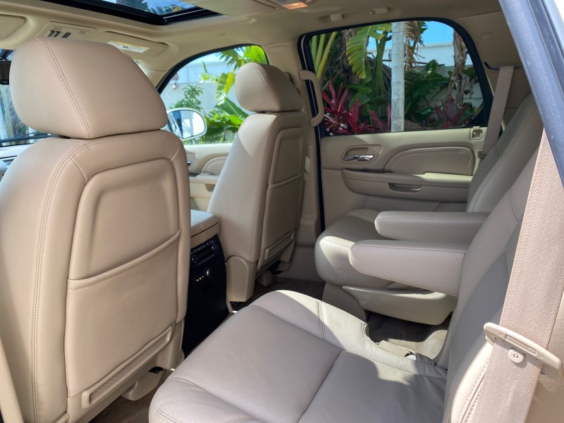 2010 Cadillac Escalade SUNROOF NAV Premium LOW MILES 66,933 in ,