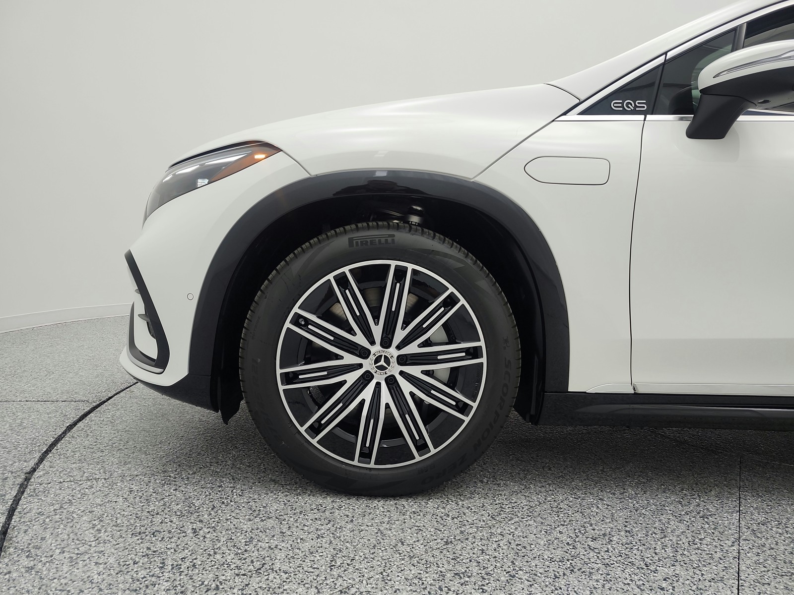 New 2026 Polar White Mercedes-Benz EQS 400 4MATIC® SUV image 12