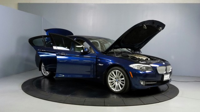 2011 BMW 5 Series 550i 9