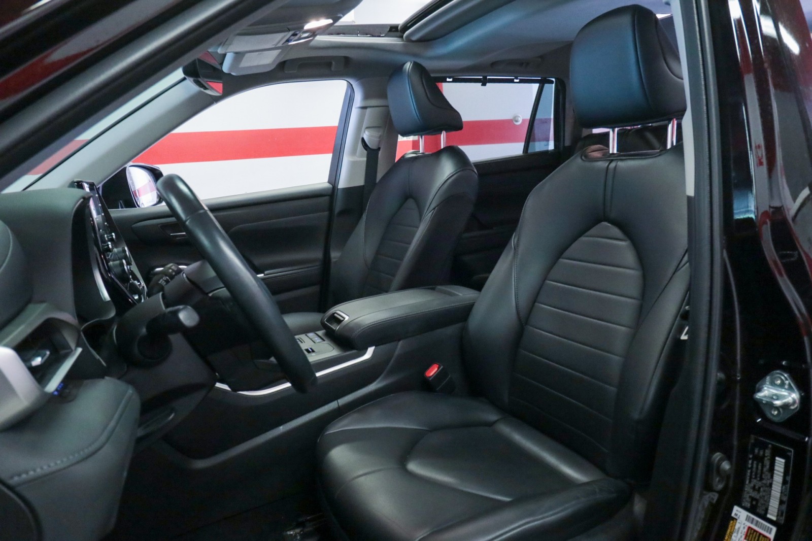 Used Car 2022 Toyota Highlander  Xle For Sale Under $35,000 In Austin, Texas