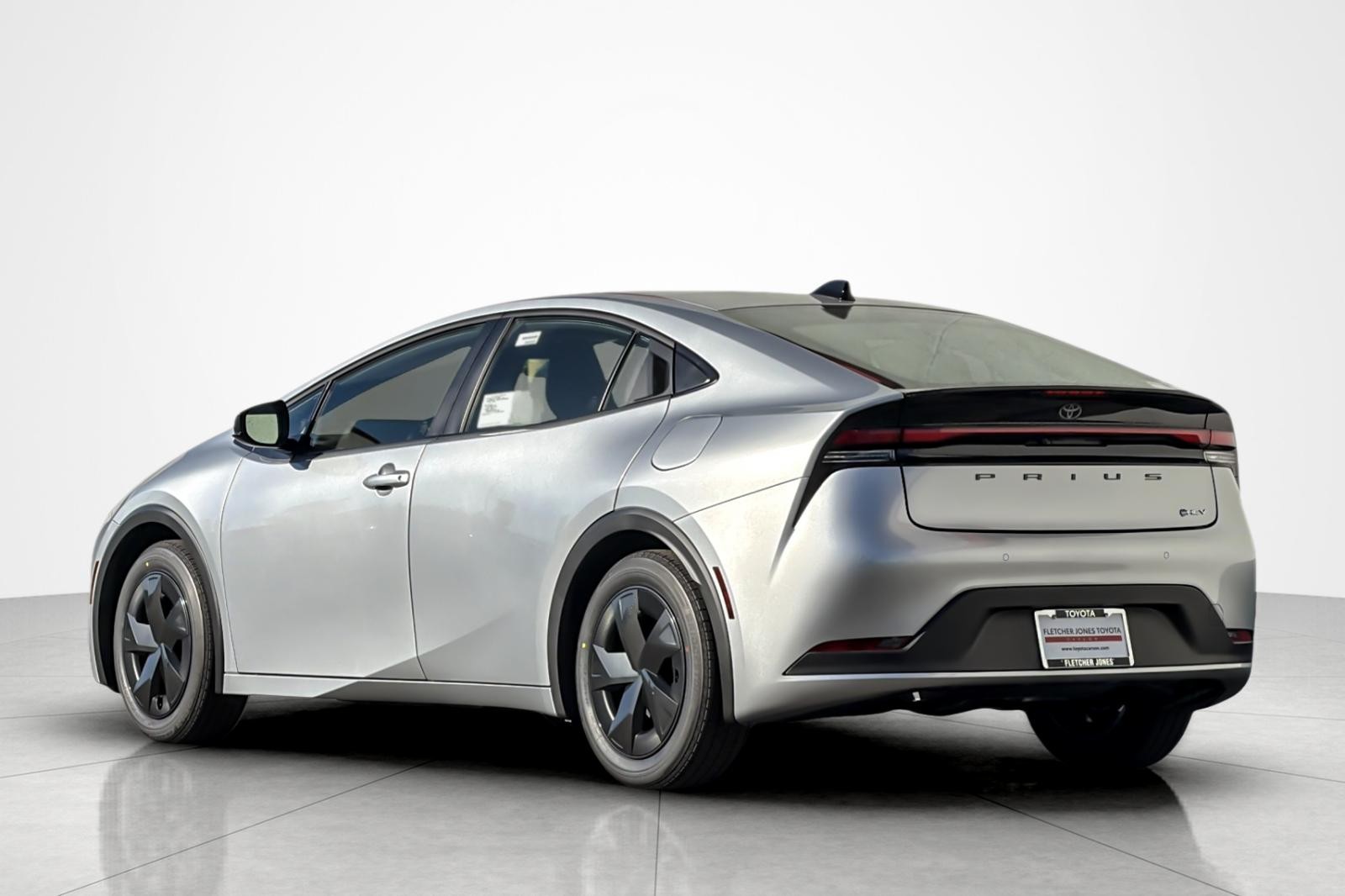 View vehicle photo 3