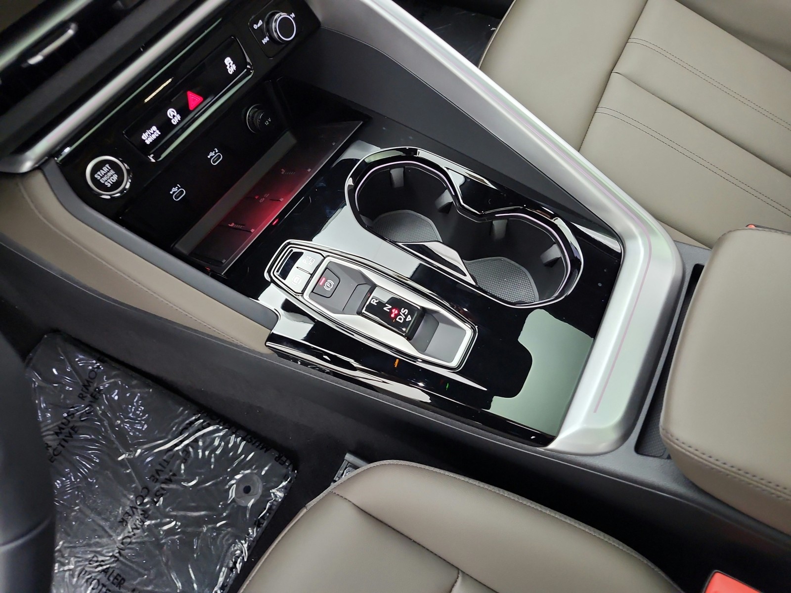 New 2026 Daytona Gray Pearl Effect Audi Premium Plus 2.0 TFSI quattro image 9