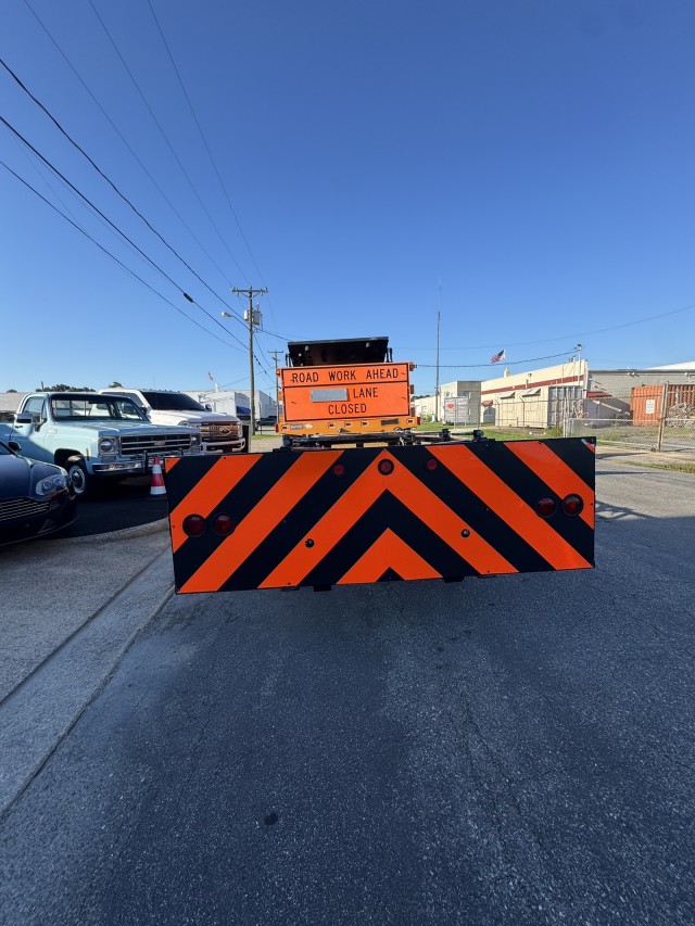 2002 GMC 7500 Attenuator Crash Cushion Truck in ,