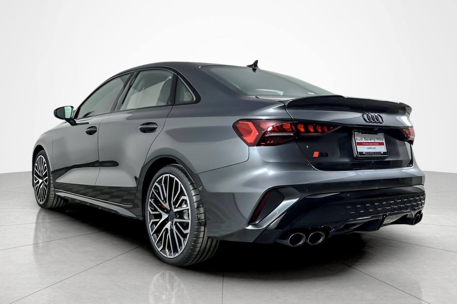 New 2026 Daytona Gray Pearl Effect Audi quattro image 4