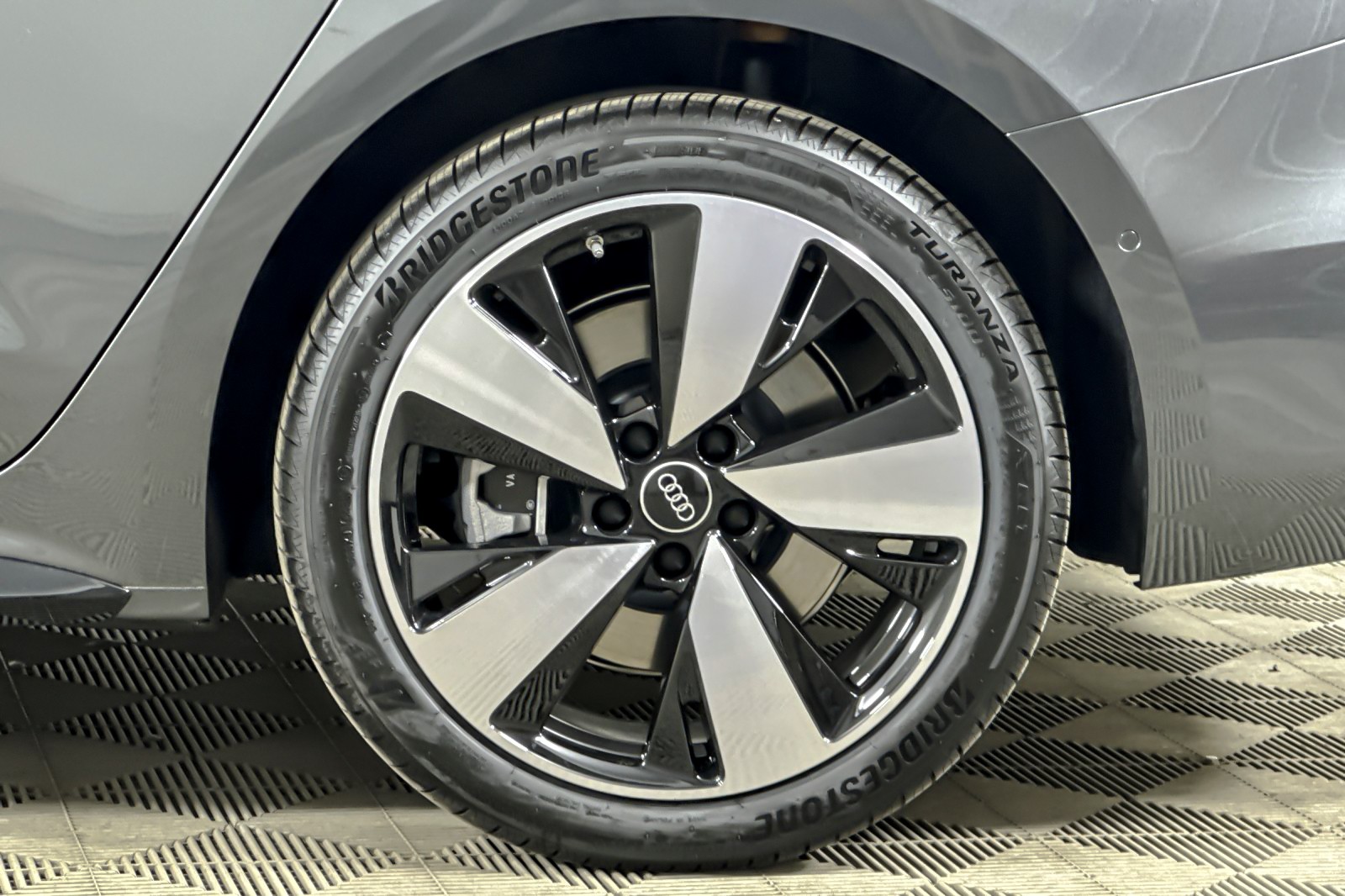 New 2026 Daytona Gray Pearl Effect Audi Premium Plus 2.0 TFSI quattro image 25