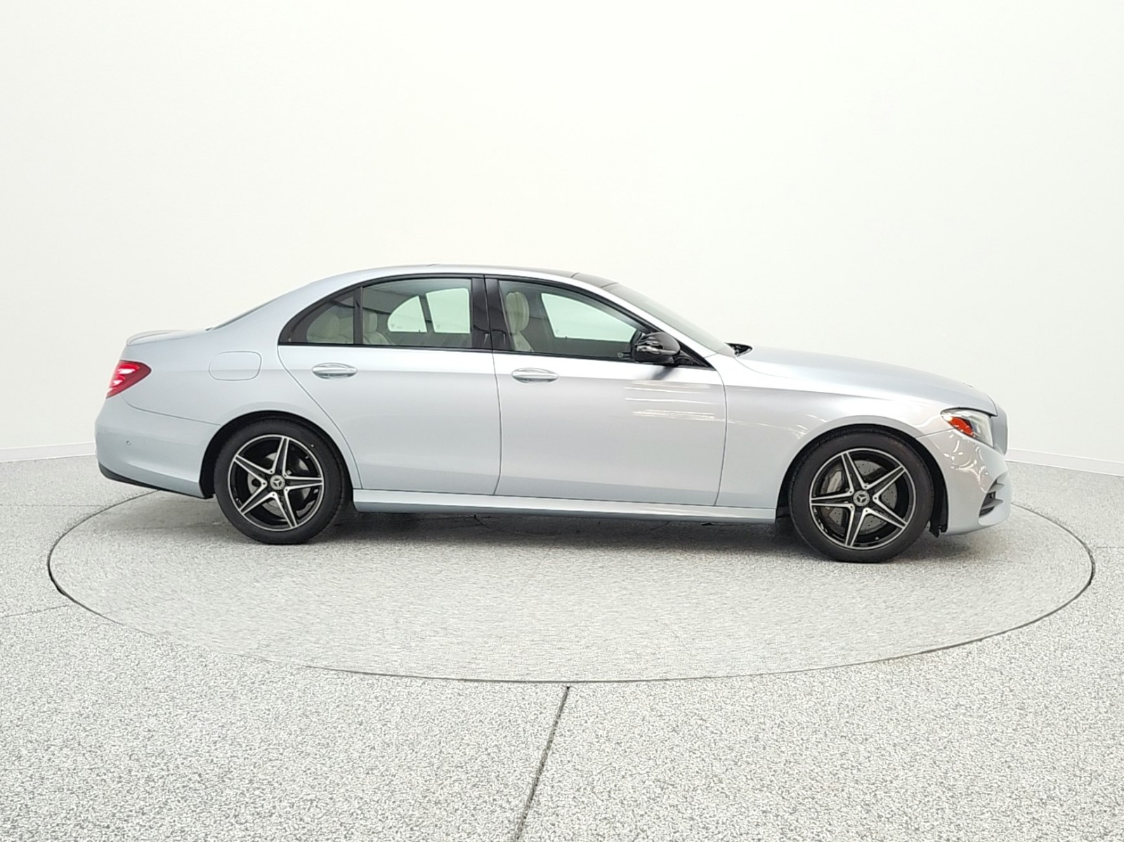 Used 2018 Diamond Silver Metallic Mercedes-Benz E 300 RWD Sedan image 4