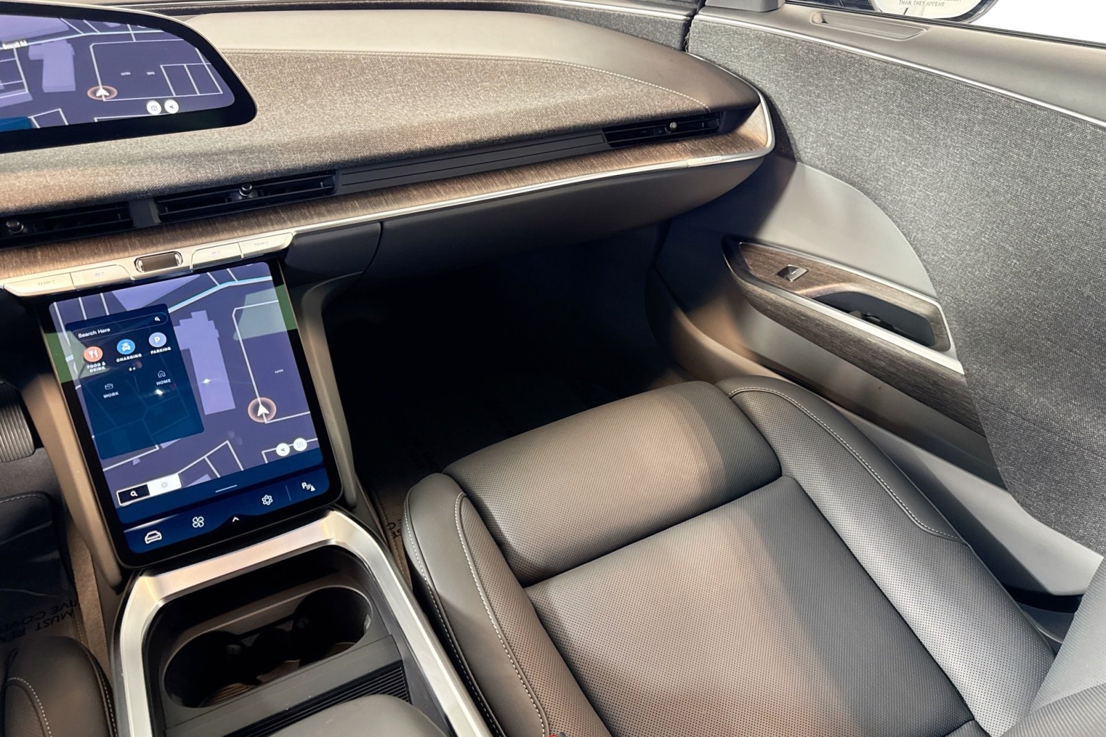 Used 2024 Quantum Grey Metallic Lucid Touring image 22