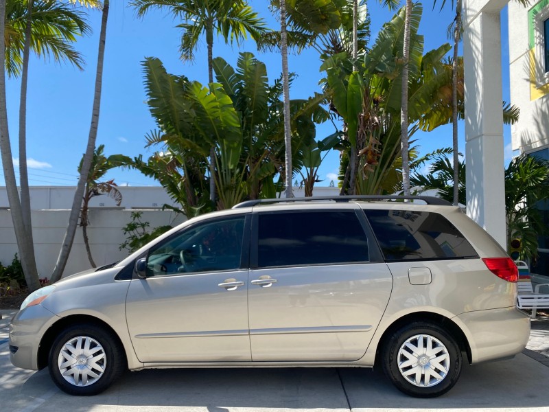 2006 Toyota Sienna VAN LE LOW MILES 78,653 in , 