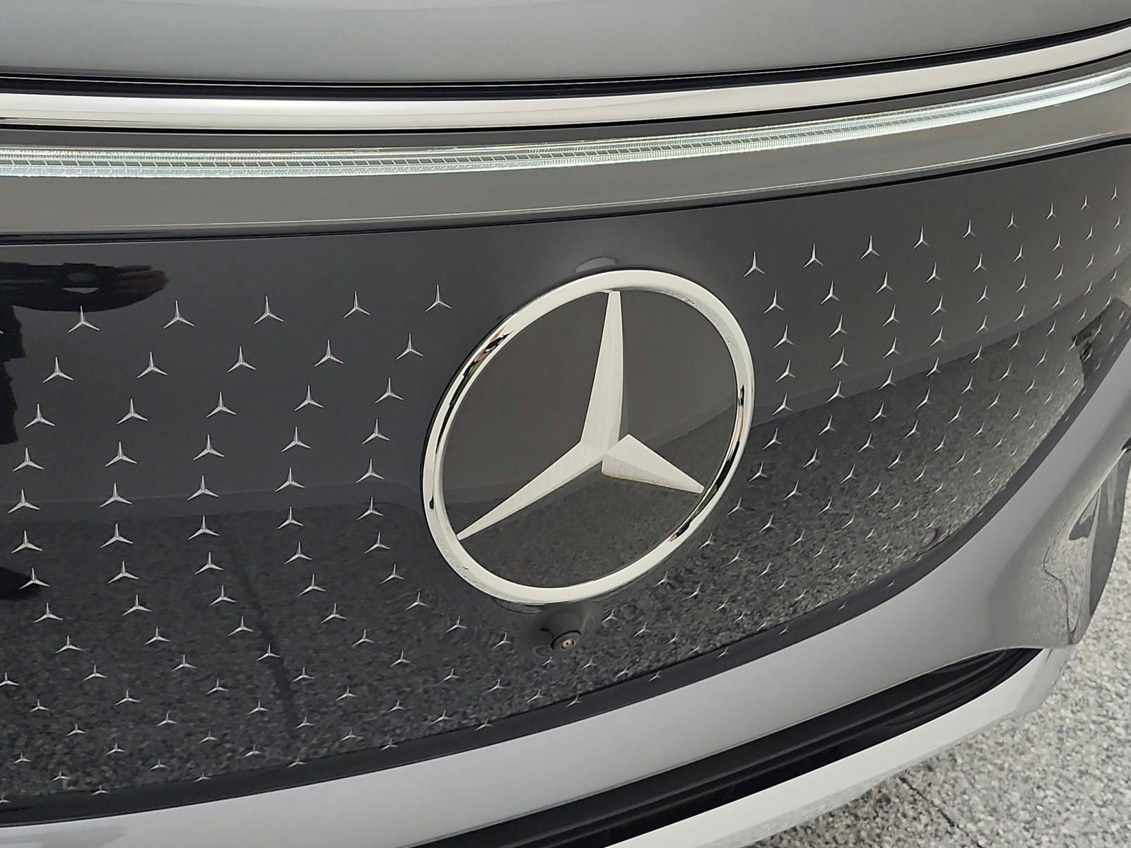 New 2026 Selenite Grey Metallic Mercedes-Benz EQS 400 image 12