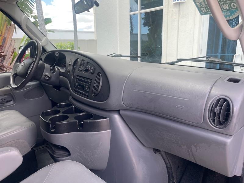 2006 Ford Econoline Wagon XLT 8 PASS LOW MILES 56328 in ,
