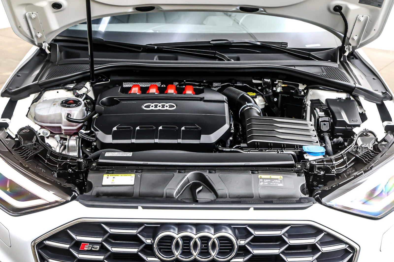 Used 2023 Glacier White Metallic Audi Premium Plus 2.0 TFSI quattro image 12